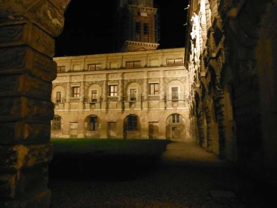 The ducal palace at night.